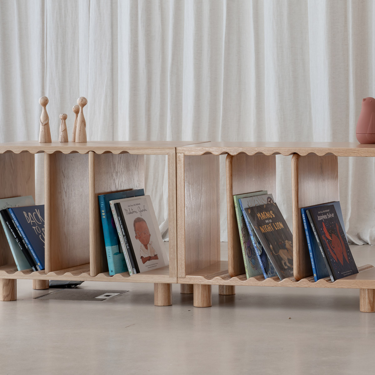 Oak Wave Book Stand