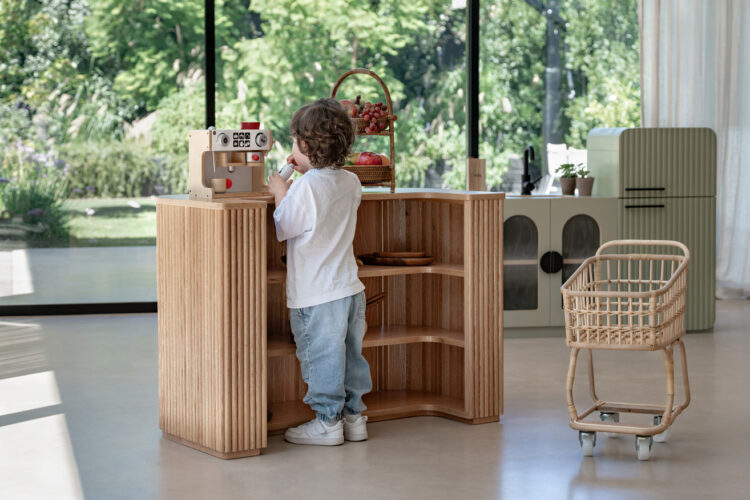 Oak Fluted Market Stand