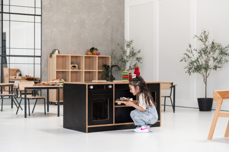 Kitchen & Breakfast Bar Toddler