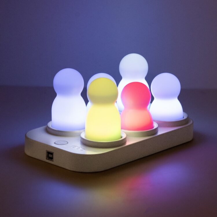 Glow People 6pc with Docking Station 8pc
