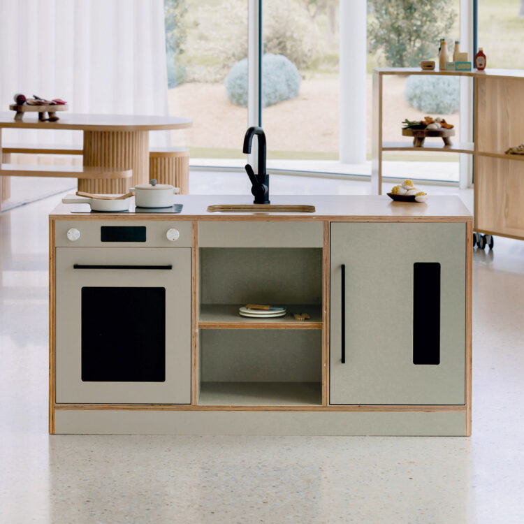Kitchen & Breakfast Bar Kinder