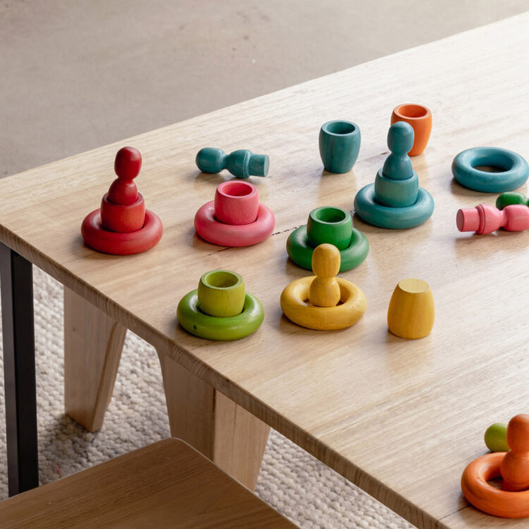 Wooden People Set Rainbow