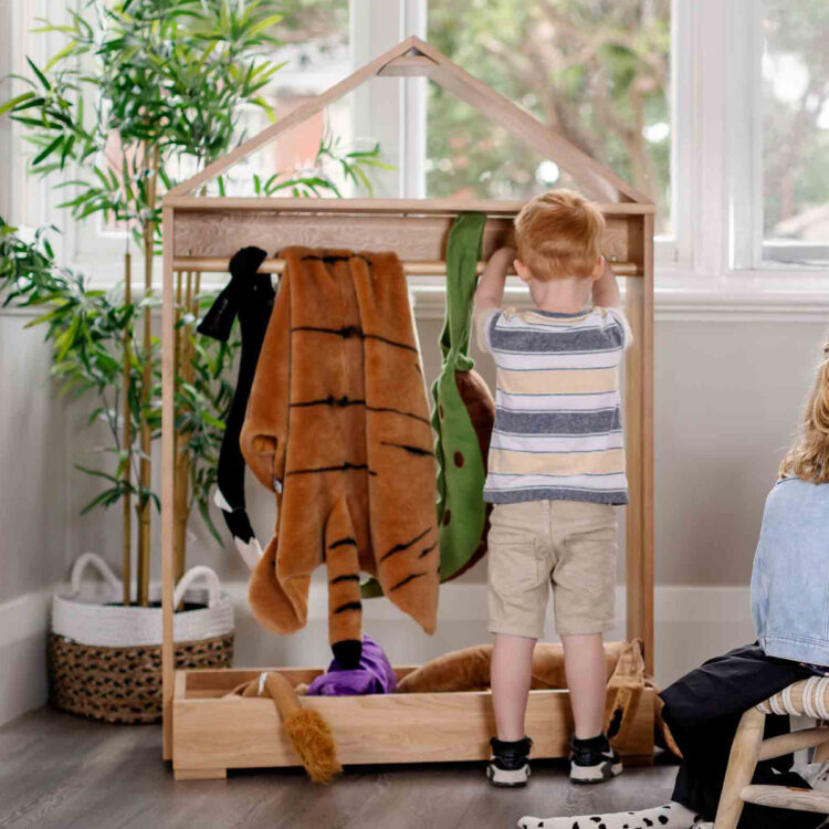 Oak Dress up House