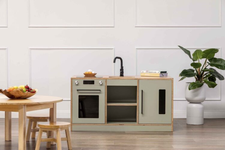 Kitchen & Breakfast Bar Toddler