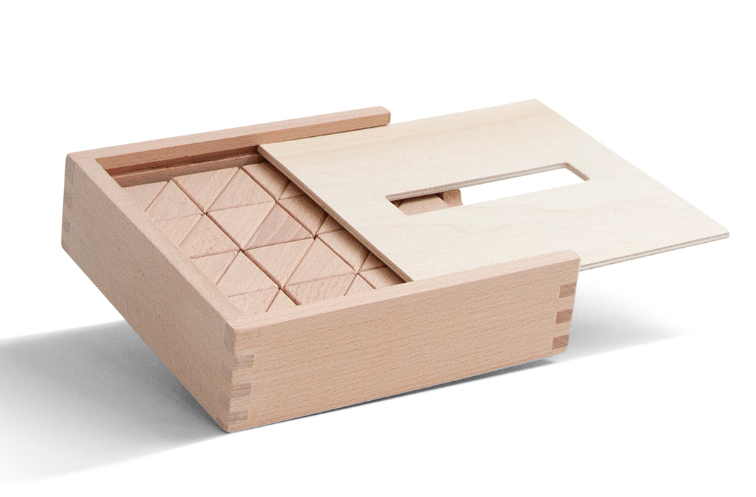 Wooden Triangles Small 32pc
